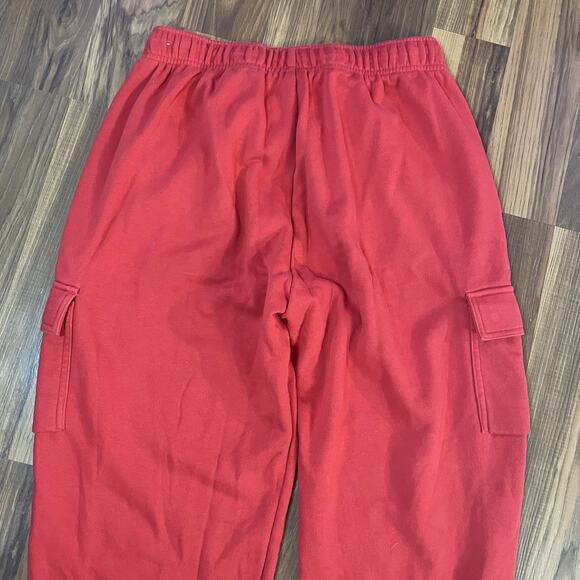 Nike Women’s M Sportswear Club Fleece Mid-Rise Oversized Cargo Joggers - Red - Picture 4 of 12